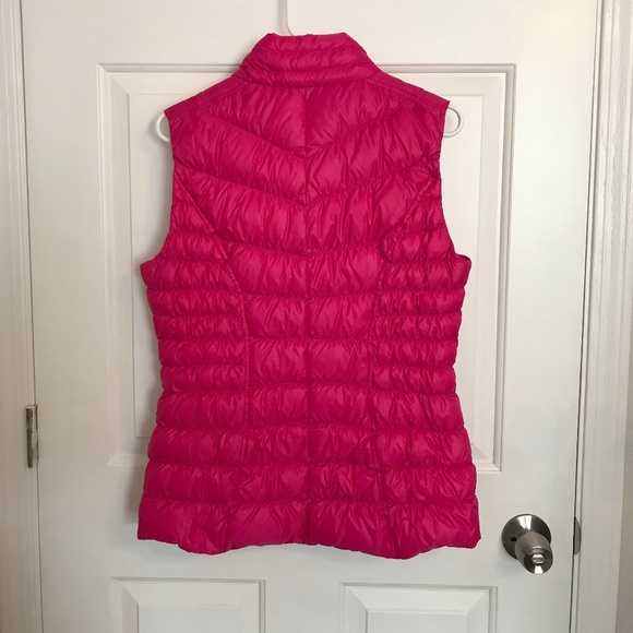 Athleta Downalicious Deluxe Down Fill Puffer Vest Jacket Size M Electric Fuchsia - Picture 4 of 8